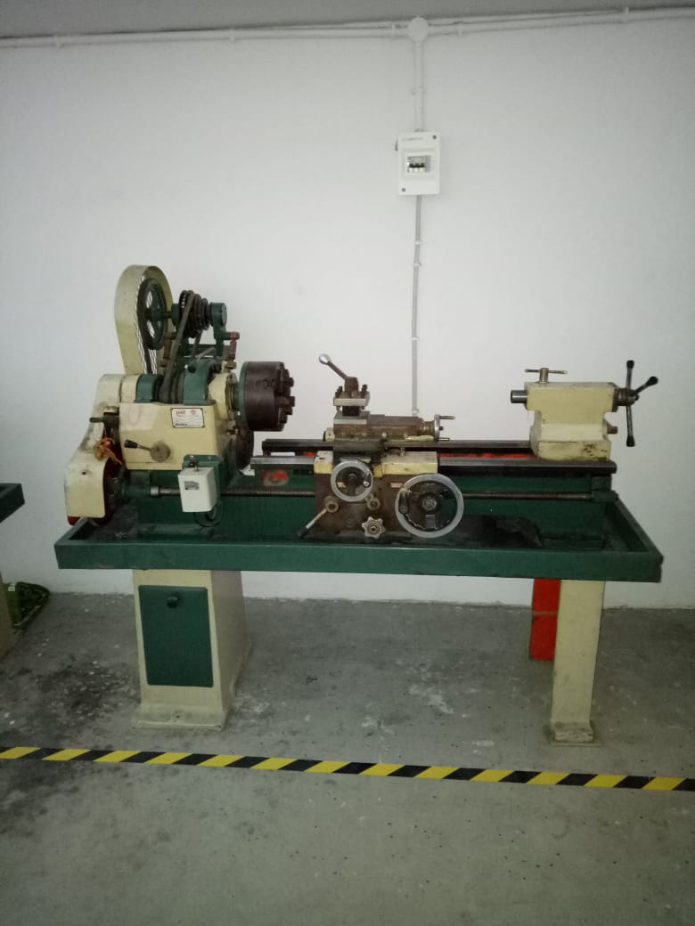 Used Dhanraj Lathe 1985 Manual Lathe